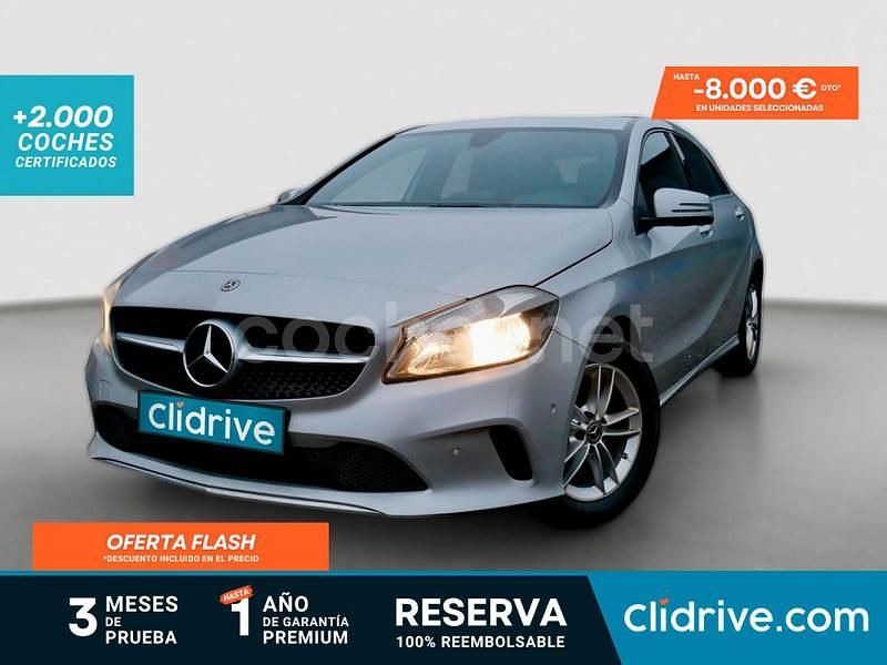 Usado Mercedes A180 136 CV (100 kW) 2018 Gris / plata Berlina
