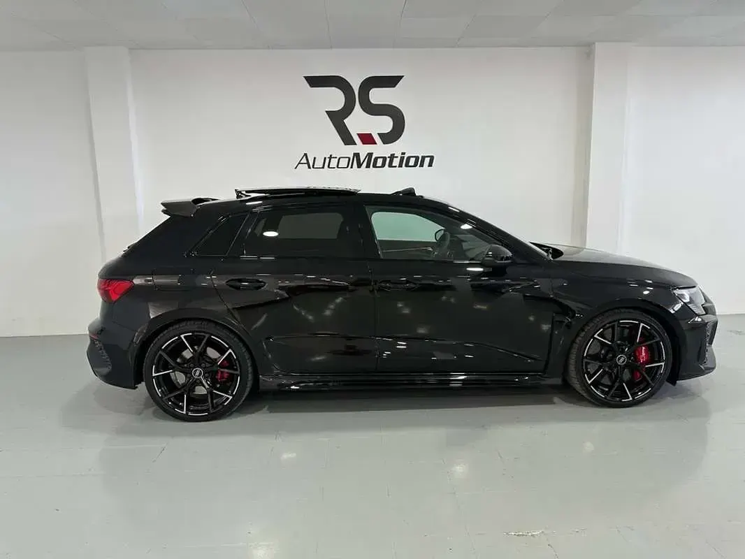 Usado Audi RS3 Sportback 400 CV (294 kW) 2023 Negro Utilitario