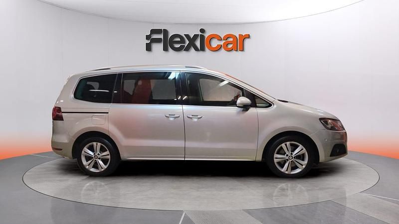 Usado Seat Alhambra XCELLENCE 150 CV (110 kW) 2022 Gris Monovolumen