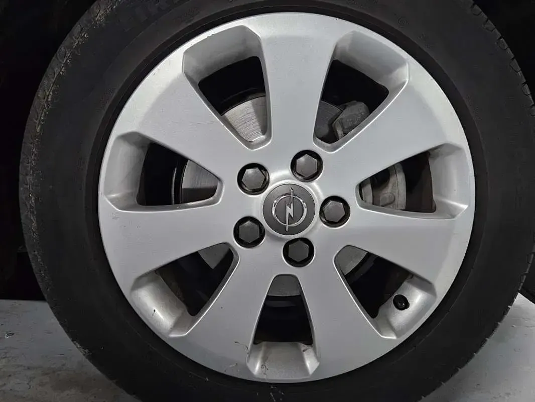 Brugt Opel Insignia Edition 131 HK (96 kW) 2009 Grå Sedan