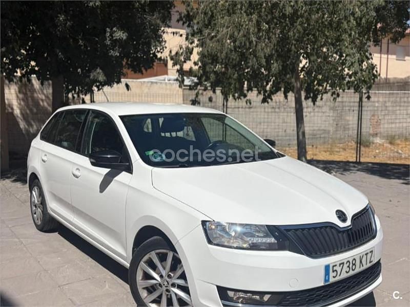 Usado Skoda Rapid Active 95 CV (69 kW) 2019 Blanco Berlina