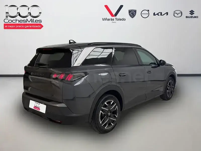 Usado Peugeot 5008 Allure 145 CV (106 kW) 2025 Gris / plata SUV