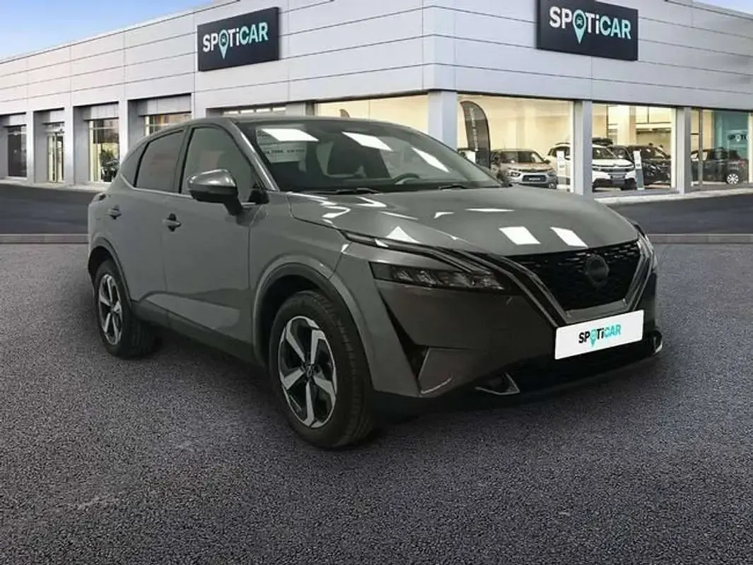 Usado Nissan Qashqai N-Connecta 140 CV (102 kW) 2023 Gris SUV