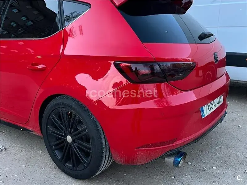 Usado Seat Leon XCELLENCE 150 CV (110 kW) 2017 Rojo Berlina
