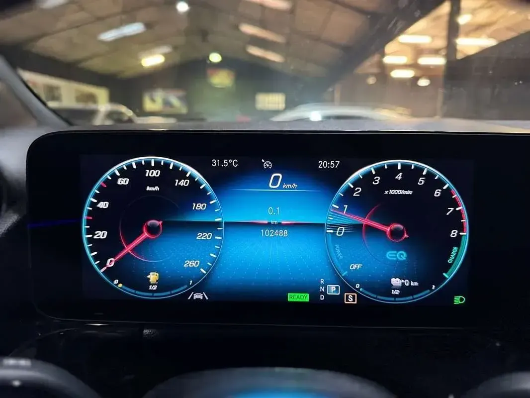 Usado Mercedes GLA250 218 CV (160 kW) 2022 Negro SUV