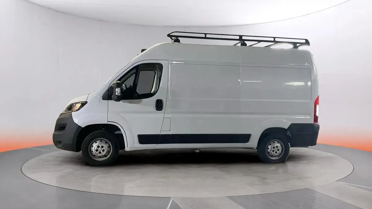 Usado Peugeot Boxer S 140 CV (102 kW) 2022 Blanco Van