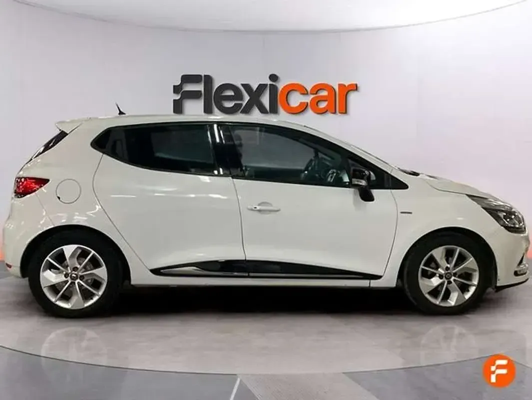 Begagnad Renault Clio IV LIMITED 75 HK (55 kW) 2018 Vit Sedan