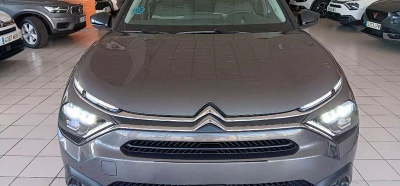 Pintura gris platinium Usado 2022 Citroën C4 Feel Berlina | 16.220 € (Precio justo) - Imagen 1/4