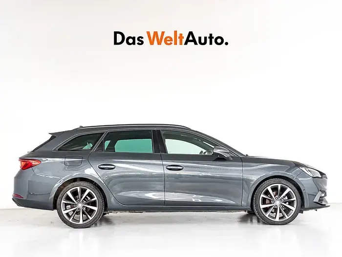 Usado Seat Leon FR 150 CV (110 kW) 2025 Gris Familiar