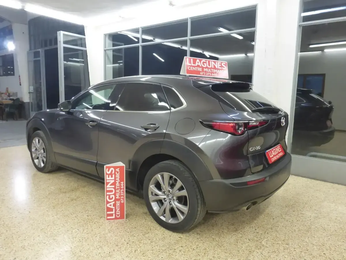 Usado Mazda CX-30 122 CV (89 kW) 2022 Gris / plata SUV