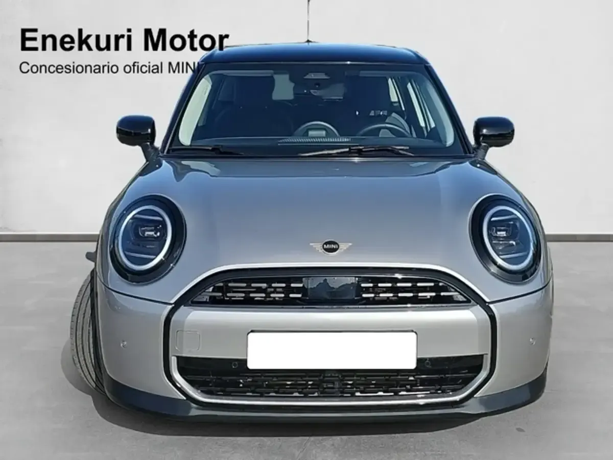 Usado Mini Cooper Essential 156 CV (114 kW) 2024 Plateado Utilitario