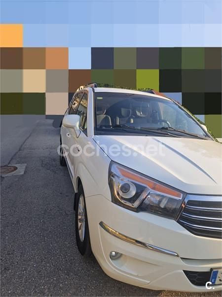 Usado SsangYong Rodius 155 CV (114 kW) 2015 Blanco Monovolumen