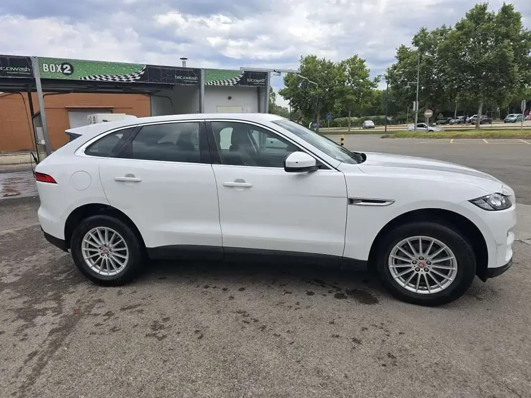 Usado Jaguar F-Pace Prestige 179 CV (131 kW) 2017 Blanco SUV