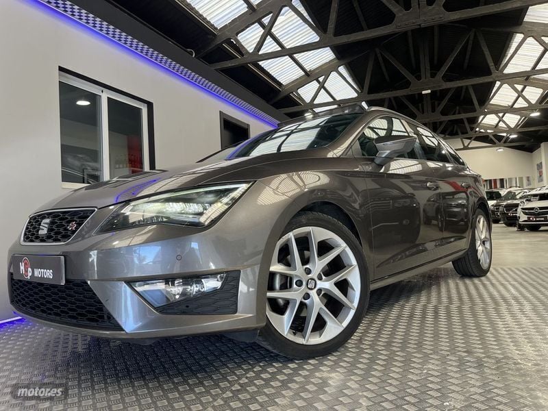 Usado Seat Leon FR 150 CV (110 kW) 2016 Gris Familiar