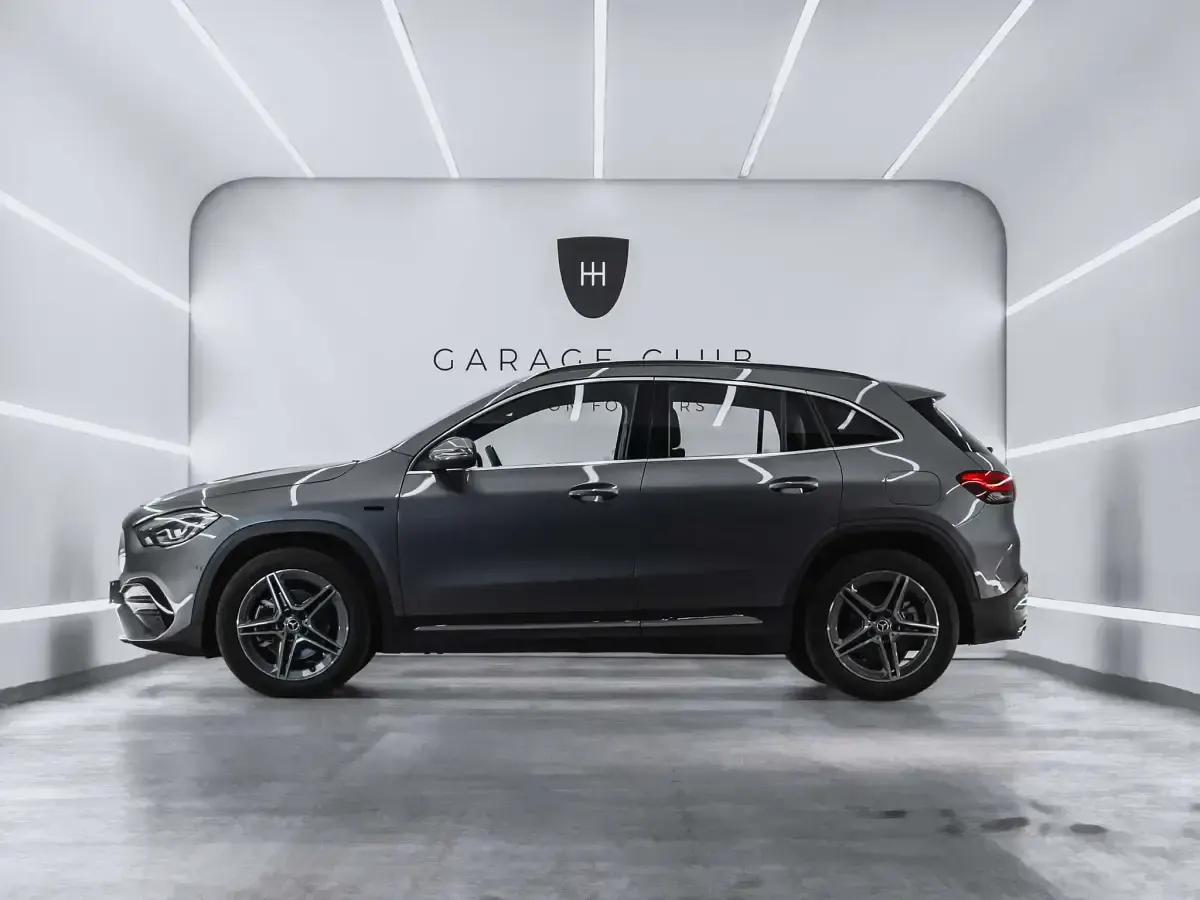 Usado Mercedes GLA250 AMG line 218 CV (160 kW) 2020 Gris SUV