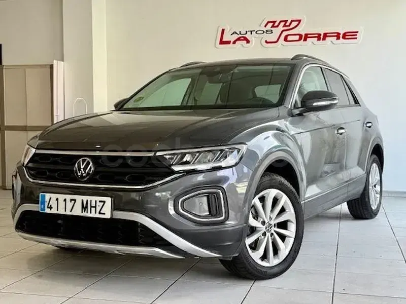 Usado VW T-Roc Life 115 CV (84 kW) 2023 Gris / plata SUV