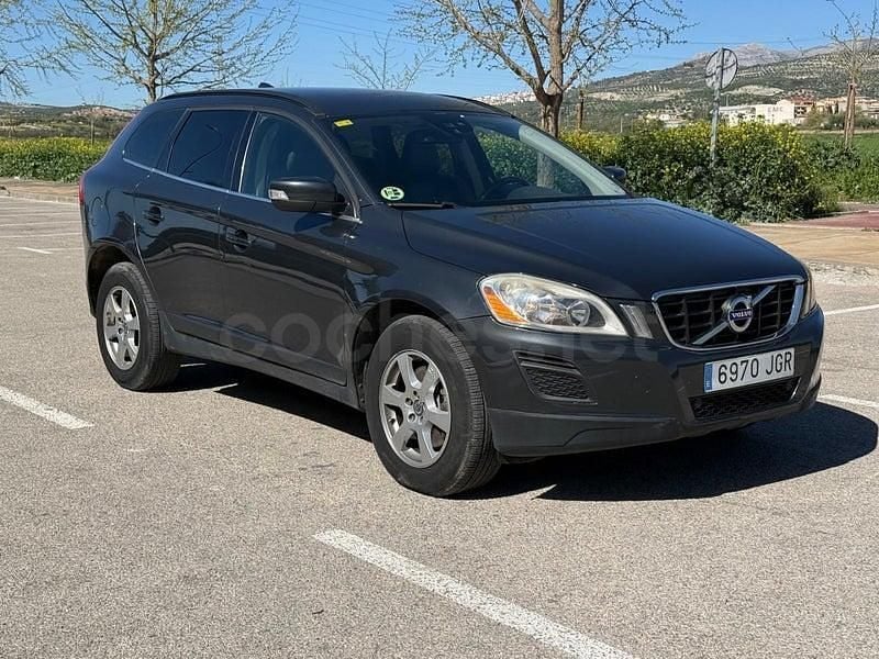 Usado Volvo XC60 Momentum 163 CV (119 kW) 2011 Gris / plata SUV