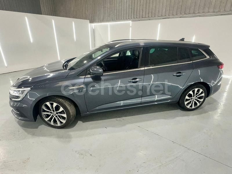 Usado Renault Mégane GrandTour Techno 115 CV (84 kW) 2023 Gris / plata Familiar
