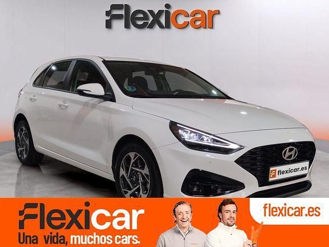 Blanco Usado 2024 Hyundai i30 Berlina | 21.490 € (Precio justo) - Imagen 1/4