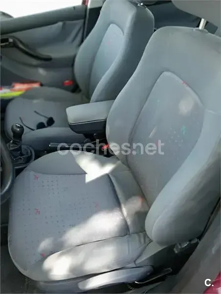 Usado Seat Toledo Stella 100 CV (73 kW) 1999 Granate Berlina