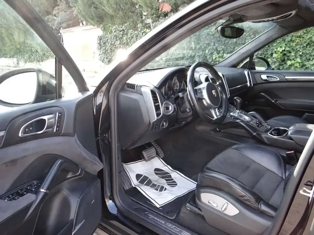 Usado Porsche Cayenne GTS 420 CV (308 kW) 2014 Negro SUV