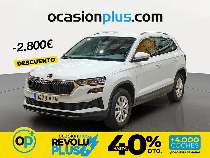 Usado Skoda Karoq Selection 115 CV (84 kW) 2024 Blanco SUV