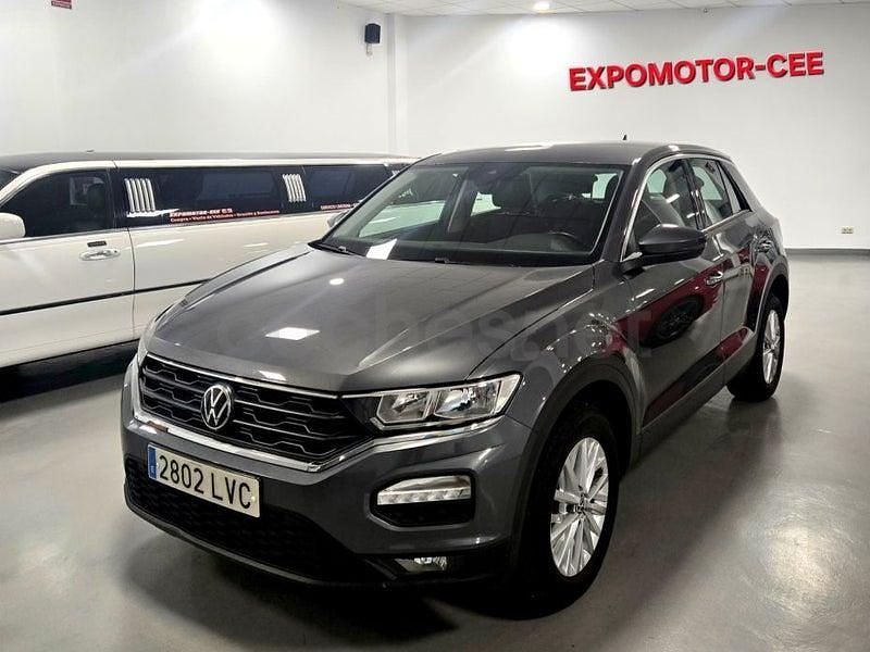 Usado VW T-Roc Advance 115 CV (84 kW) 2022 Gris / plata SUV