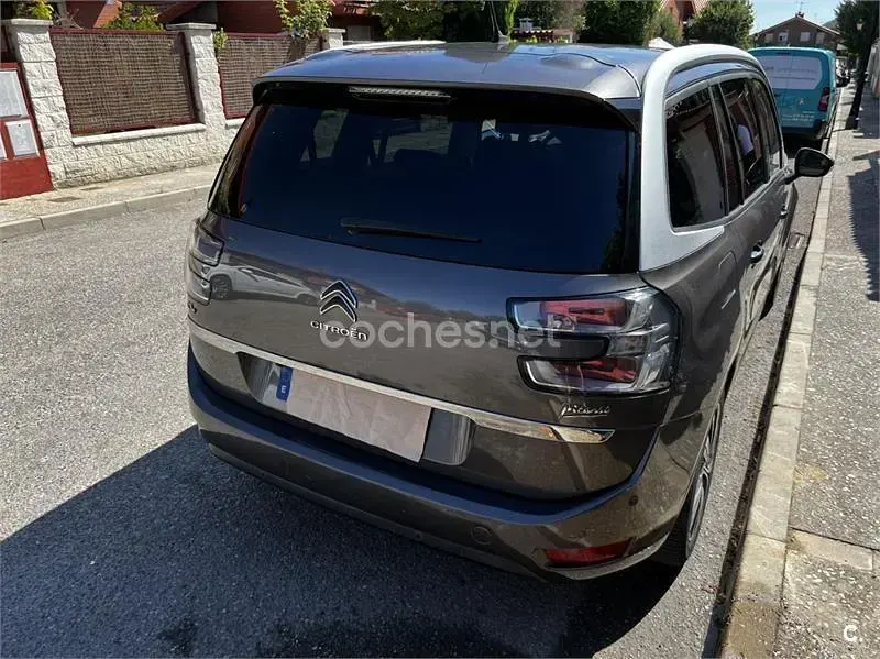 Usado Citroën Grand C4 Picasso PureTech 130 CV (95 kW) 2016 Marrón Monovolumen