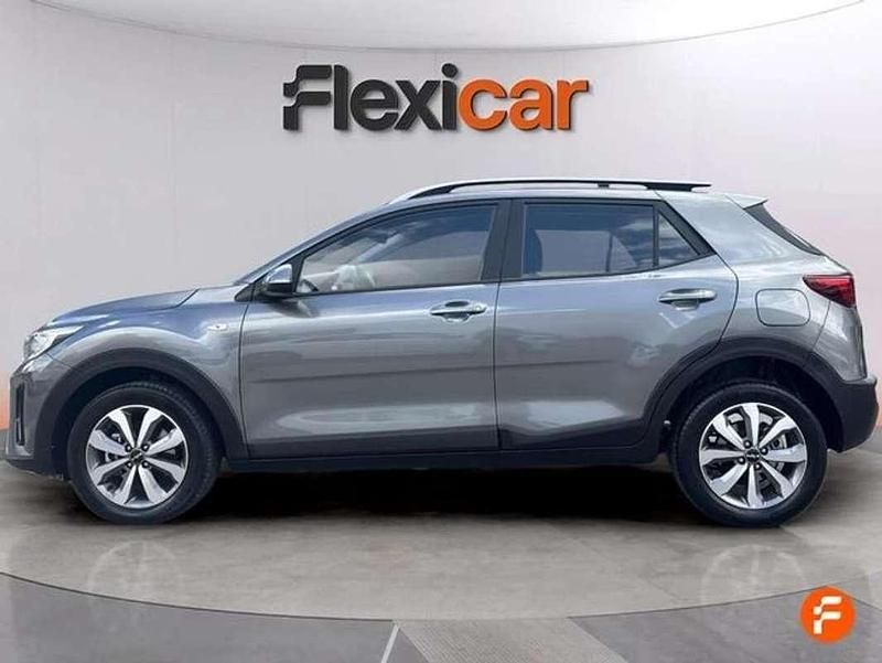 Usado Kia Stonic 101 CV (74 kW) 2025 Gris SUV