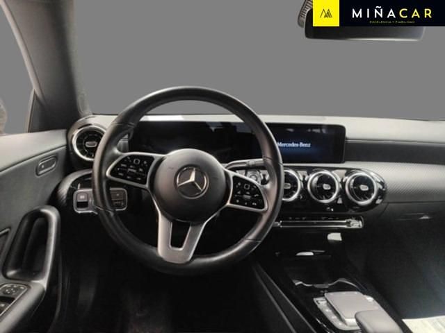 Usado Mercedes CLA180 Shooting Brake 116 CV (85 kW) 2022 Gris Familiar