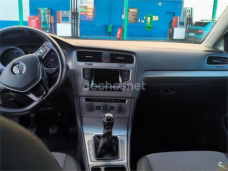 Usado VW Golf VII Advance 110 CV (80 kW) 2015 Gris / plata Familiar