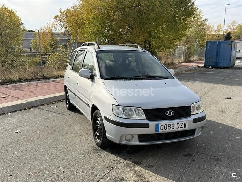 Gris / plata Usado 2006 Hyundai Matrix GLS Monovolumen | 3099 € (Precio justo) - Imagen 1/4