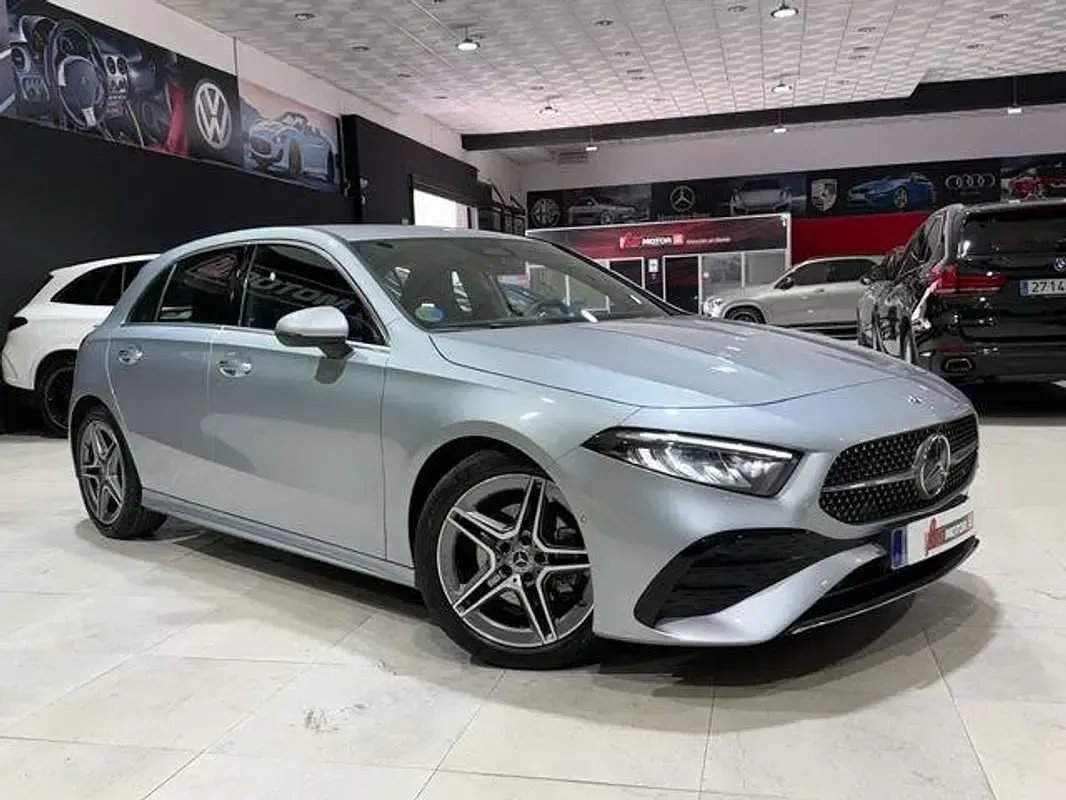 Usado Mercedes A200 Advanced 163 CV (119 kW) 2024 Gris Utilitario