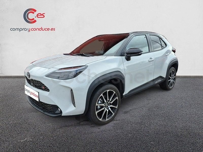 Usado Toyota Yaris Cross Sport 130 CV (95 kW) 2025 Gris / plata SUV