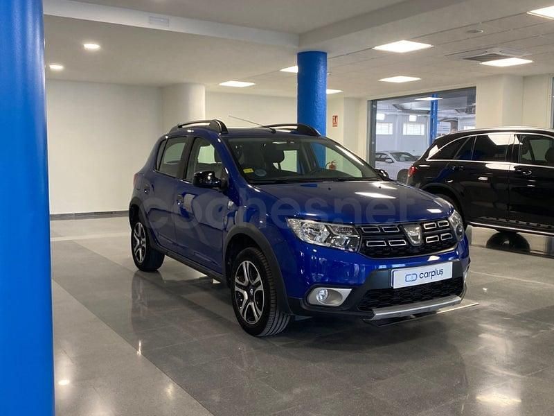 Usado Dacia Sandero Comfort 100 CV (73 kW) 2020 Azul cosmos (metalizado) Utilitario