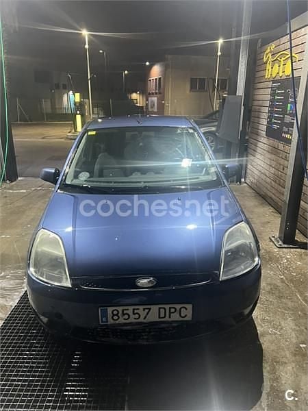 Gris / plata Usado 2005 Ford Fiesta Trend Coupe | 3000 € (Precio justo) - Imagen 1/4