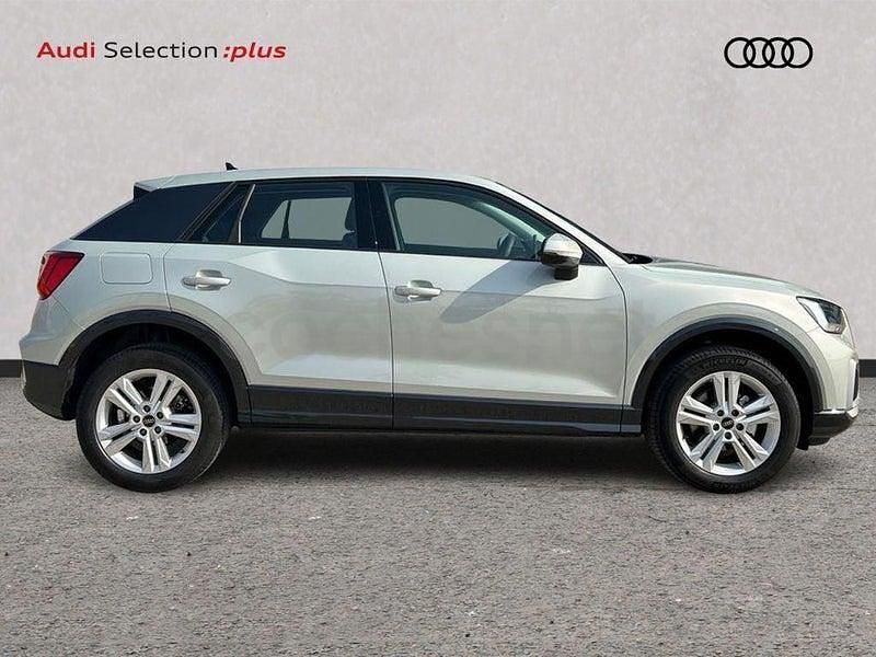 Usado Audi Q2 Advanced Plus 116 CV (85 kW) 2025 Gris plata SUV