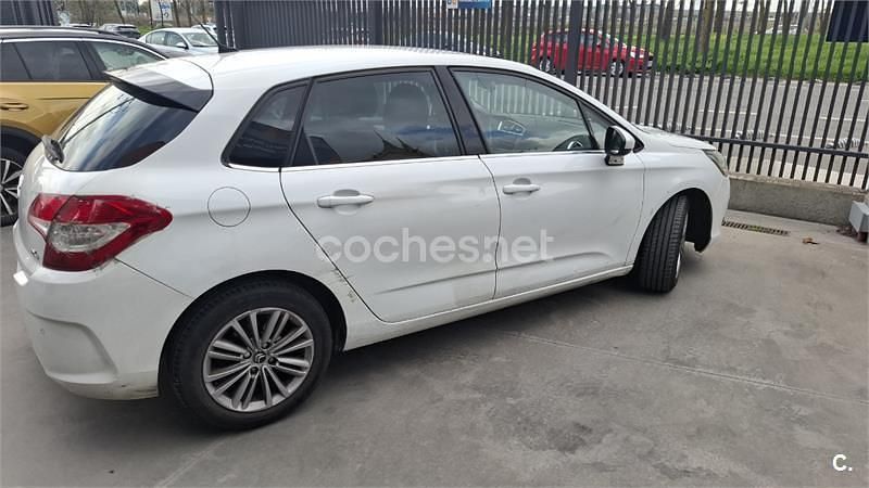 Usado Citroën C4 112 CV (82 kW) 2011 Blanco Berlina