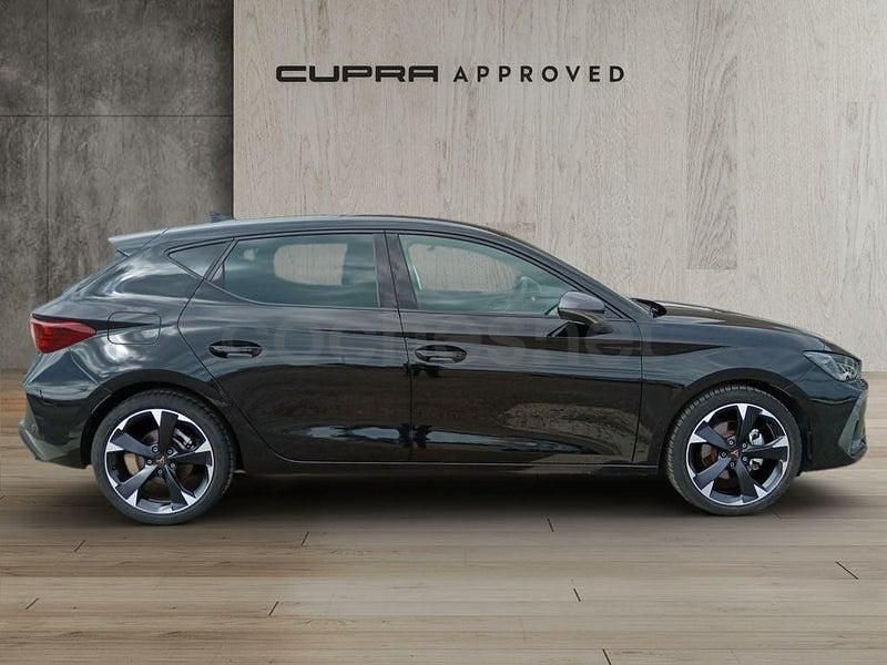 Używany Cupra Leon 150 KM (110 kW) 2024 Czarny Sedan/Limuzyna
