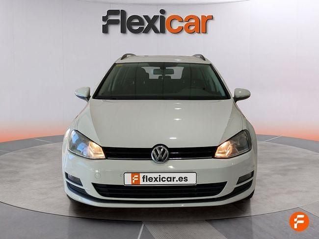 Usado VW Golf VII Advance 105 CV (77 kW) 2015 Blanco Familiar