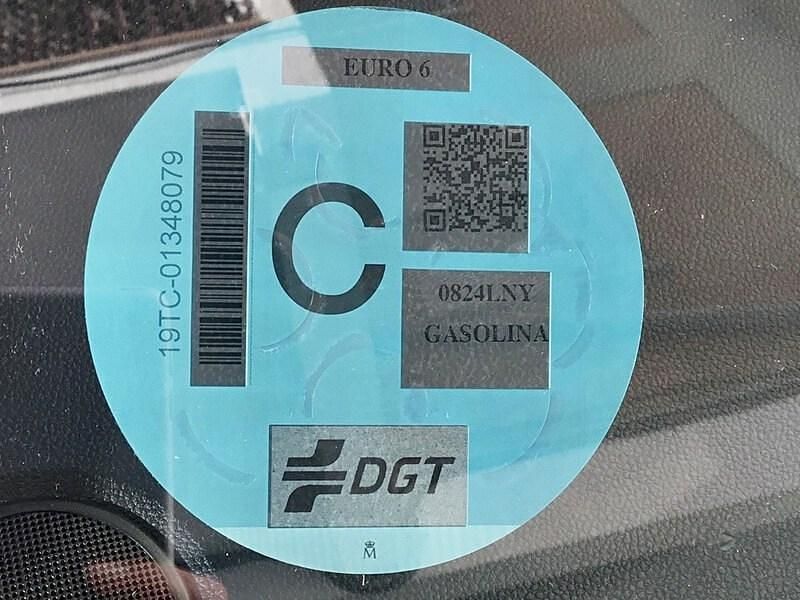 Usado Dacia Sandero Comfort 91 CV (66 kW) 2021 Naranja Berlina