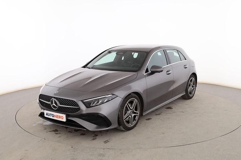 Usado Mercedes A200 AMG line 150 CV (110 kW) 2023 Gris Berlina