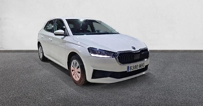 Usado Skoda Fabia Active 80 CV (58 kW) 2022 Utilitario