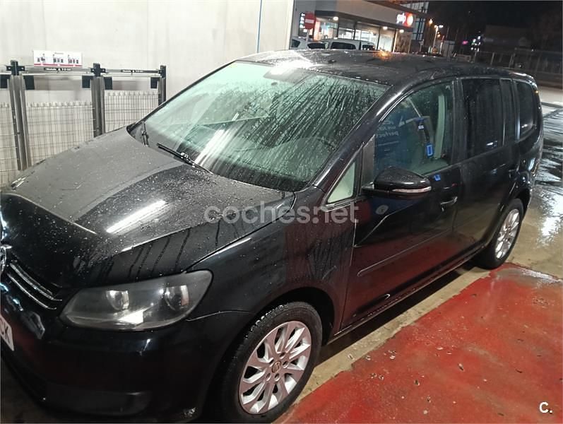 Usado VW Touran Advance 105 CV (77 kW) 2013 Negro Monovolumen
