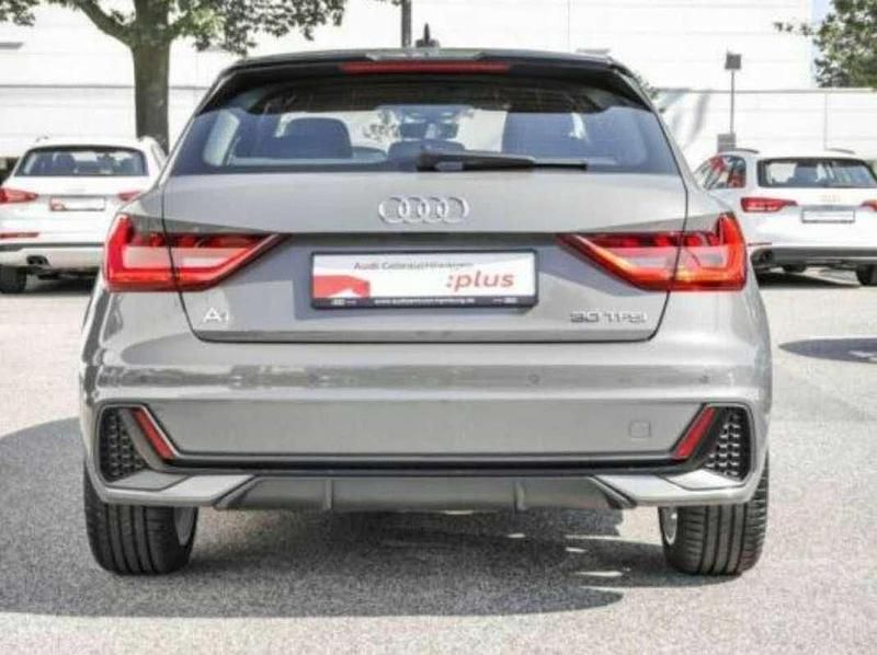 Usado Audi A1 Sportback S-Line 116 CV (85 kW) 2018 Gris Utilitario