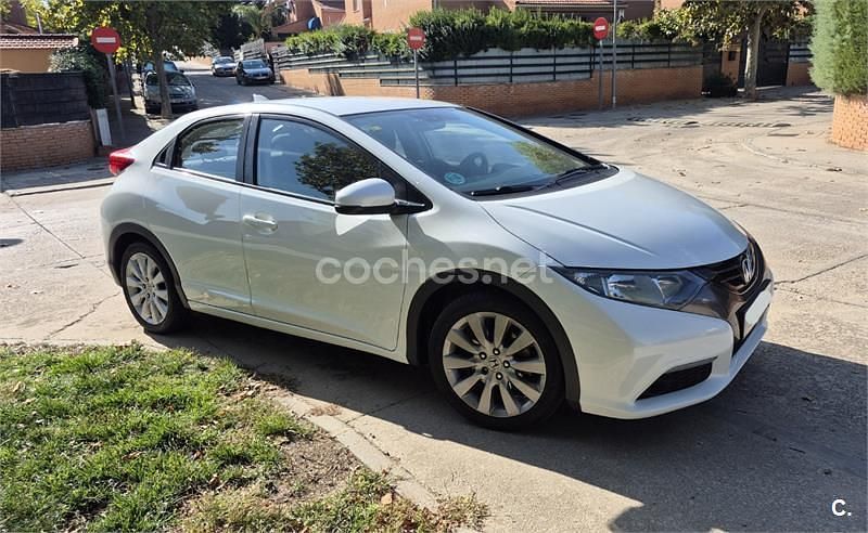 Usado Honda Civic Sport 100 CV (73 kW) 2012 Blanco Berlina