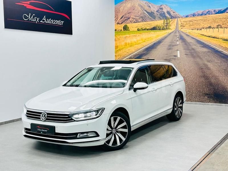 Blanco Usado 2017 VW Passat Sportline Berlina | 19.800 € (Un poco caro) - Imagen 1/4