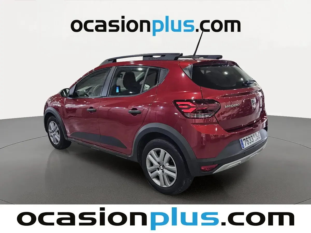 Usado Dacia Sandero Essentiel 101 CV (74 kW) 2021 Rojo Utilitario