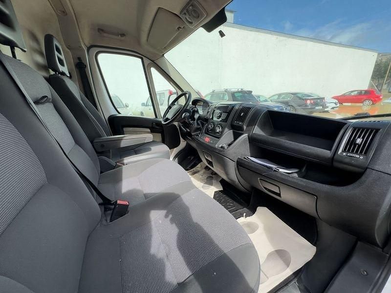 Usado Peugeot Boxer 101 CV (74 kW) 2011 Blanco Van