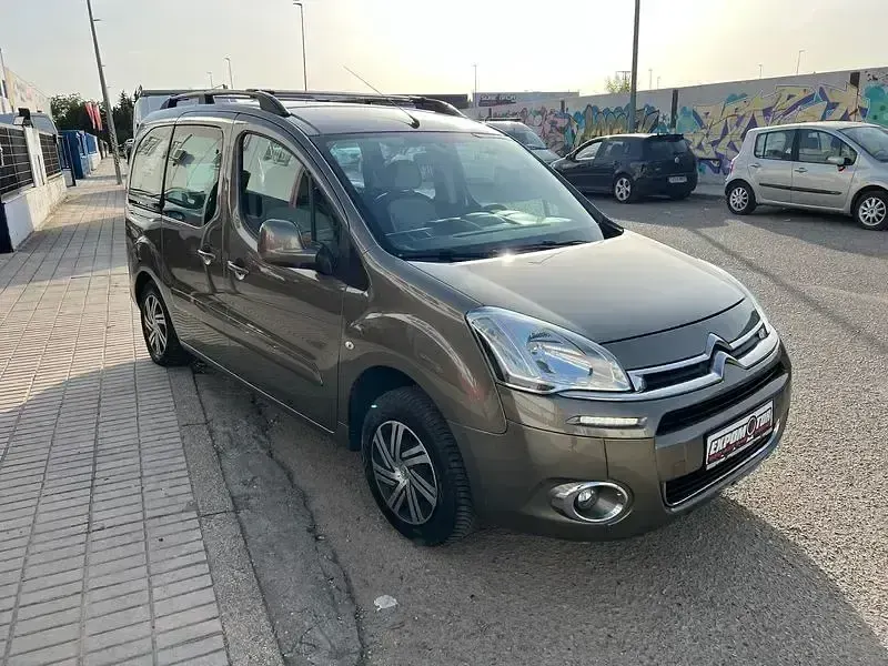 Usado Citroën Berlingo Seduction 75 CV (55 kW) 2013 Marrón Monovolumen
